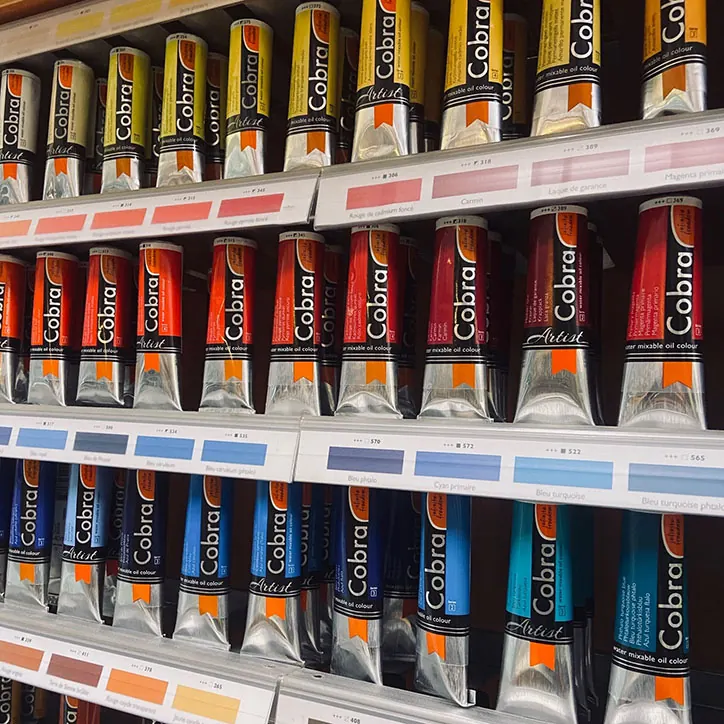 Rayon de tubes de peinture à l’huile classés par teinte